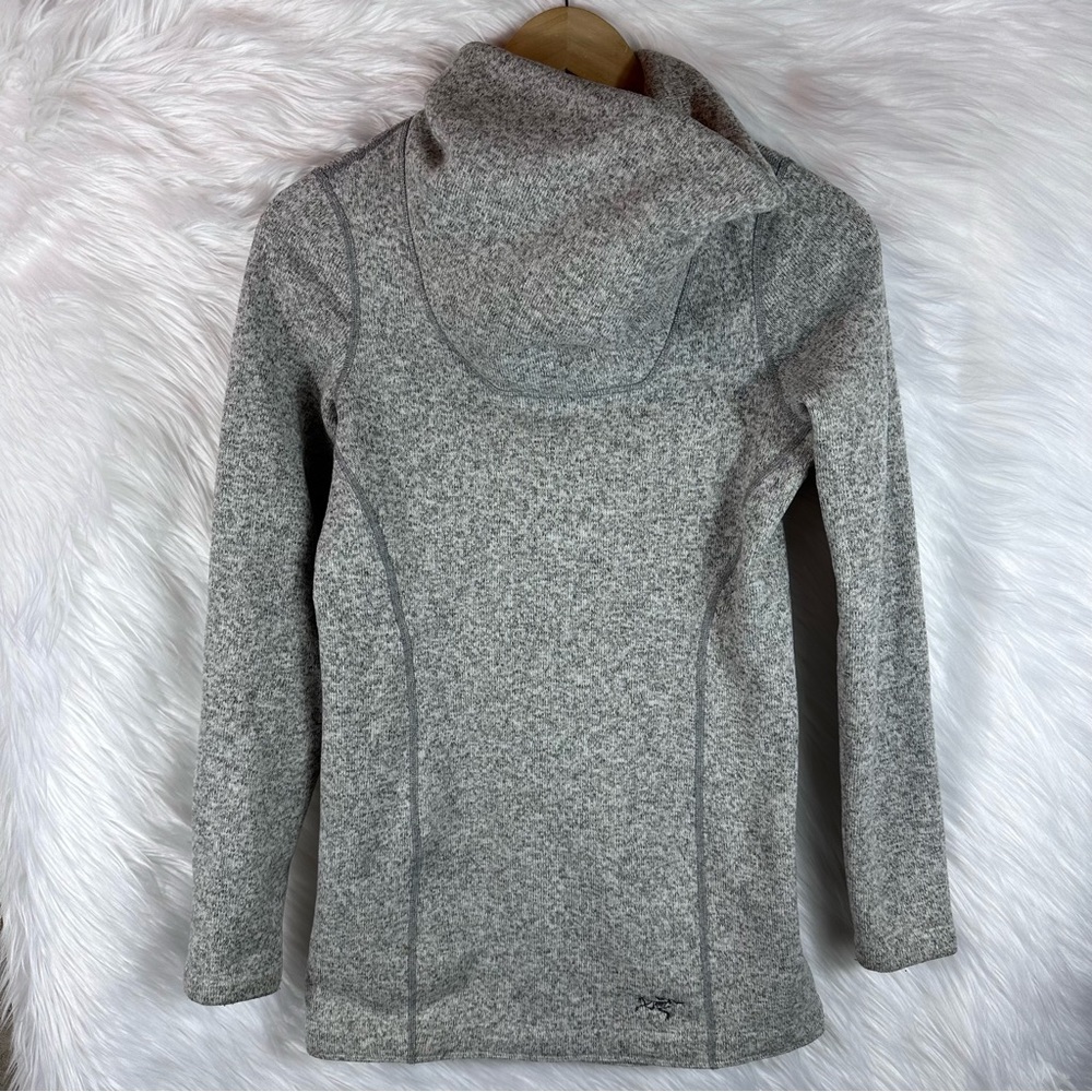 Woman’s ARC’TERYX sweater size XS